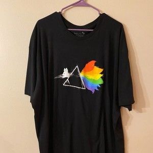 Men's Black SS T-shirt, Fox with rainbow on the front